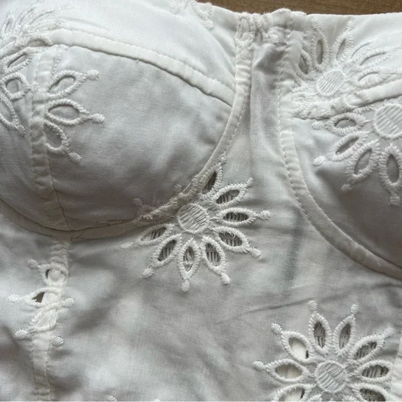 New Vix Paula Hermanny White Kiara Eyelet Cropped
Bustier Top Size S - Picture 3 of 7